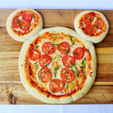 Mickey Pizza, Mickey Shaped Food, Shaped Food, Cute Pizza, Disney Food, Favorite Food, Vegetable Pizza, Of Course, The Recipe