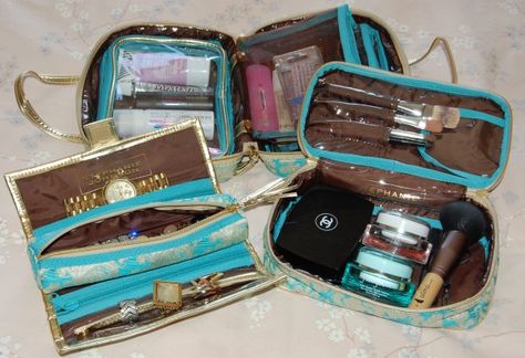 the stylish housewife - traveling in style with stephanie johnson travel cases!!! Stephanie Johnson, Travel Cases, Travel Organization, Travel Case, Cool Patterns, Getting Organized, Travel Style, My Mom, Travel Essentials