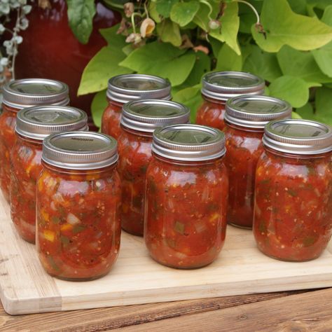 Mama's Chunky Tomato Salsa I love having a home garden to grow tomatoes for cooking and eating fresh, but when tomatoes are in peak season, I head to the farmers market. My family loves homemade salsa, and so picking up a bushel or two of fresh Roma tomatoes means I can get all my salsa made fo Salsa Recipe With Fresh Roma Tomatoes, Canned Salsa Recipe With Fresh Tomatoes Chunky, Making Salsa From Frozen Tomatoes, Poblano Pepper Salsa, Smoked Salsa Recipe, Mild Salsa Recipe, Homemade Chunky Salsa, Salsa With Canned Tomatoes, Chunky Salsa Recipe