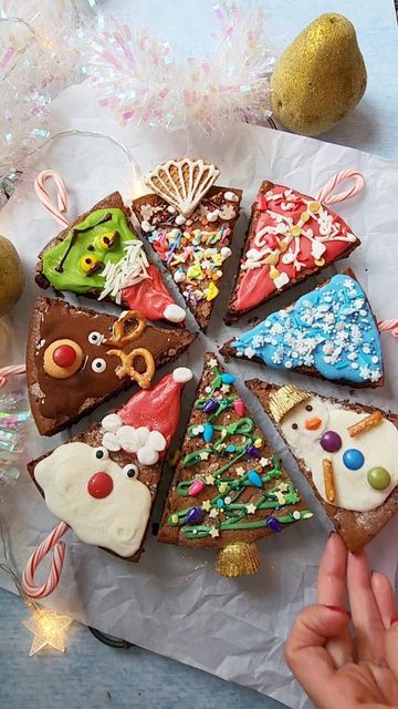 Brownie Pops Recipe, Christmas Brownie, Christmas Tree Brownies, Brownie Pops, Christmas Brownies, Snowflake Snowman, Dark Brown Sugar, Unsweetened Cocoa Powder, Snowman Tree