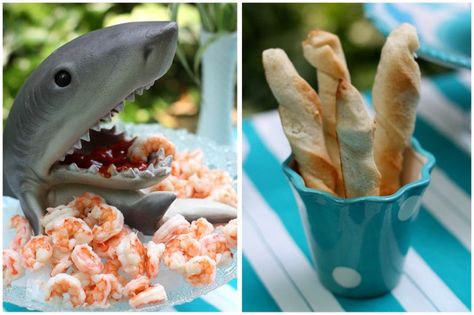 sharks Week Dinner Ideas, Themed Dinner Ideas, Sharknado Party, Shark Plate, Shrimp Platter, Jaws Party, Themed Dinners Ideas, Shark Aquarium, Shrimp Ring