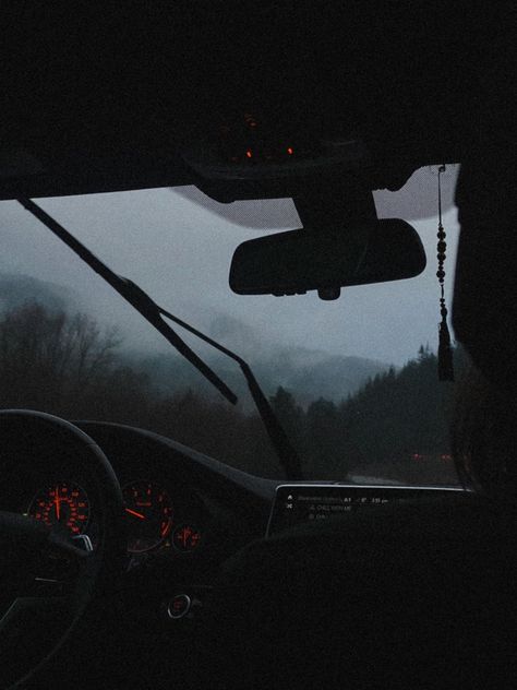 Washington Rain Aesthetic, Rainy Pacific Northwest, Cozy Storm Aesthetic, Rainy Pnw Aesthetic, Rainy Road Trip Aesthetic, Dark Pnw Aesthetic, Rainy Washington Aesthetic, Winter Fog Aesthetic, Jakob Aesthetic