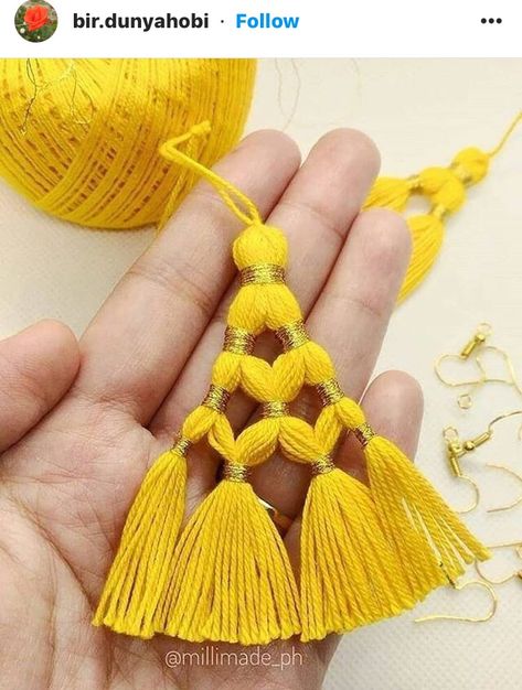 Tassels Fashion Clothing, Making Tassels, Designer Tassels, Saree Tassels Designs, Photo Pinterest, Diy Tassel, Tassels Fashion, Diy Mask, Handmade Jewelry Diy