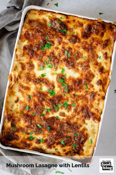 Mushroom Lasagne Recipes, Lentil Lasagne Recipe, Macarona Bechamel, Lentil Lasagna, Lasagne Vegan, Mushroom Lasagne, Bechamel Recipe, Lentil Mushroom, Lentil Ragu