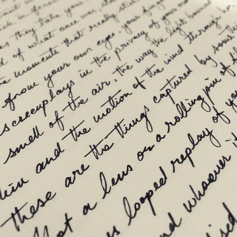 Hand Writing Aesthetic, Penmanship Styles, Pretty Hand Writing, Dark Academia Handwriting, Penmanship Handwriting, Elegant Handwriting, Aesthetic Writing, Handwriting Examples, Pretty Writing