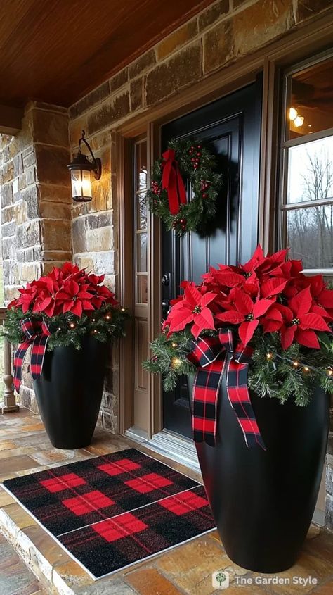 Holiday Front Door, Front Door Inspiration, Porch Pots, Christmas Flower Decorations, Christmas Planters, Christmas Front Doors, Door Inspiration, Christmas Front Porch, Christmas Porch Decor