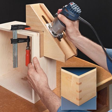 Strong, Good-Looking Mitered Boxes: A simple router jig makes dovetailed splines easy. Router Jig, Woodworking For Kids, Learn Woodworking, Diy Holz, Woodworking Workshop, Popular Woodworking, Wood Plans, Wood Tools, Woodworking Bench