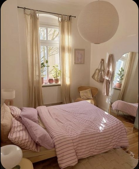 Future Apartment Decor, Redecorate Bedroom, Apartment Decor Inspiration, Dream Room Inspiration, Pink Bedding, Room Decor Ideas, Room Makeover Bedroom, Room Makeover Inspiration, Apartment Inspiration