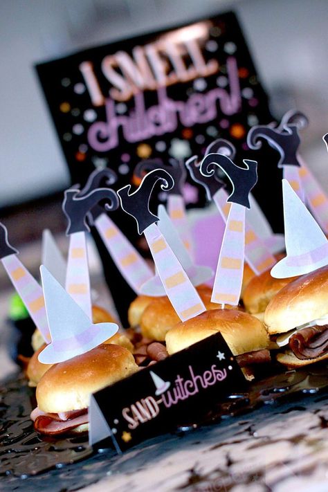 Check out this spooky Halloween baby shower! The sand 'witches' are so much fun! See more party ideas and share yours at CatchMyParty.com Gender Reveal Food, Halloween Bingo Cards, Baby Shower Halloween, Halloween Gender Reveal, Halloween Countdown Calendar, Twin Halloween, Halloween Bingo, Halloween Countdown, Baby Shower Party Ideas