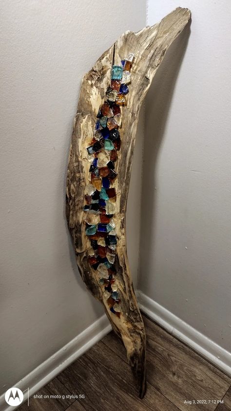 Plank Art, Stone Pictures Pebble Art, Driftwood Diy, Driftwood Art Diy, Driftwood Projects, Driftwood Wall, Driftwood Wall Art, Wood Art Projects, Glass Mosaic Art