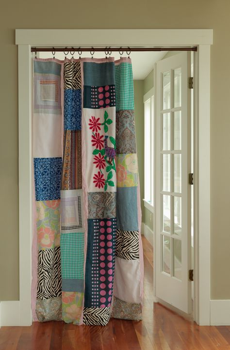 15 SPRING DIY'S - EASY TO DO! — Joanne Palmisano Cute Door Curtain, Diy Living Room Curtains, At Home Studio Ideas, Hand Painted Curtains Diy, Diy Privacy Curtains Room Dividers, Diy Patchwork Curtains, Cute Curtain Ideas, Home Decor Handmade Crafts, Patchwork Curtains Diy