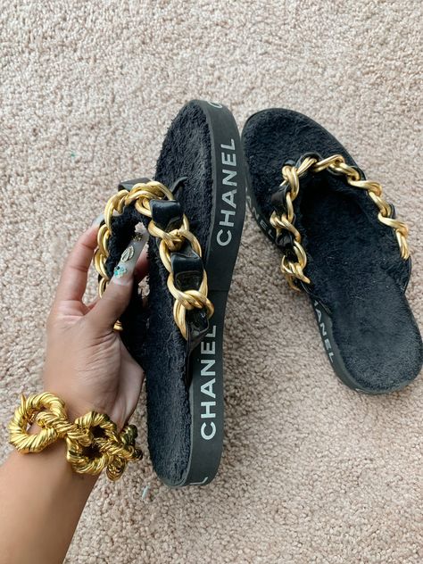 Chanel Flip Flops, Chanel Brand, Shoe Wishlist, Fresh Shoes, Fancy Shoes, Aesthetic Shoes, Cute Sandals, Tory Burch Miller Sandal, Dream Shoes