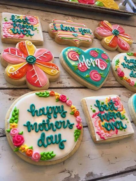 mothers-day-cookies Good Cookies, Royal Iced Cookies, Iced Sugar Cookies, Spring Cookies, Sugar Cookie Designs, Pretty Cookies, Fancy Cookies, Creative Cookies, Cookie Inspiration