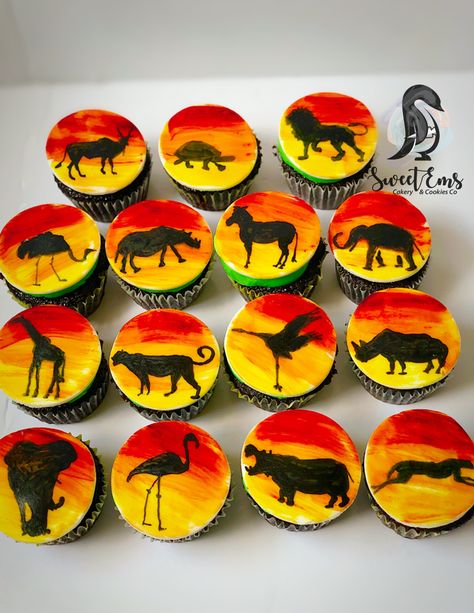 King Cupcakes, Lion King Cupcakes, Icing Color Chart, Lion Birthday Cake, Bday Cookies, King Cakes, 1st Birthday Cupcakes, 1st Bday Cake, Disney Cupcakes