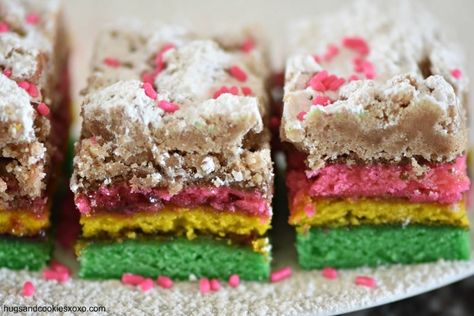 Rainbow Cookie Cake, Rainbow Cookies Recipe, Crumb Topping Recipe, Dessert Pizza Recipes, Italian Rainbow Cookies, Rainbow Cookie, Cinnamon Roll Cheesecake, Coffee Cake Recipes Easy, Crumb Cake Recipe