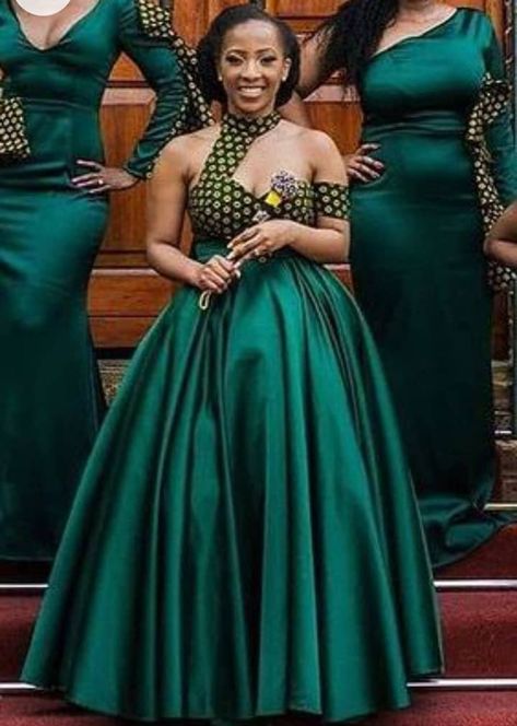 Lobola Outfits Woman Dresses, Lobola Outfits, Traditional Dresses African, African Traditional Wear, Fancy Short Dresses, Shweshwe Dresses, Traditional African Clothing, Long African Dresses, Best African Dresses