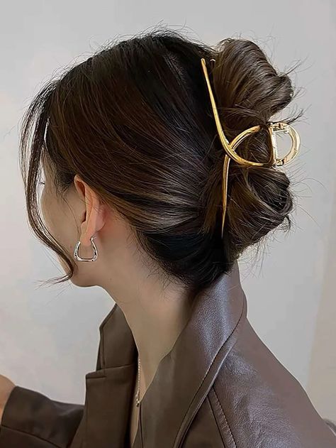 1pc Women Minimalist Casual Style Simple Hair Claw for daily casual outing wear | SHEIN USA Thinning Thick Hair, Minimalist Hair Accessories, Galaxy Stuff, Halloween Hair Clips, Elegant Ponytail, Cute Hairstyles For School, Ribbon Hairstyle, Gold Collar, Metallic Hair