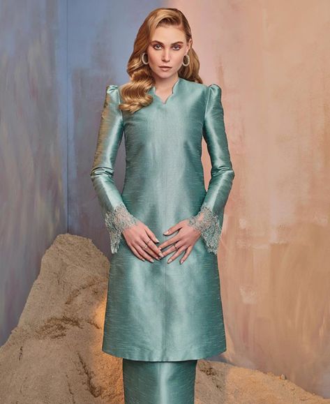 Baju Kurung Olive Green, Kurung Moden Design 2022, Shantung Silk Kurung Design, Kenduri Outfit, Baju Kurung Brocade, Design Baju Raya 2023, Baju Raya Ideas Fashion, Design Baju Raya, Baju Kurung Moden Style