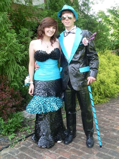 Duct Tape Design Tape Outfit, Duck Tape Dress, Duct Tape Clothes, Duct Tape Dress, 1980s Prom Dress, Prom Attire, Duct Tape Projects, Prom Costume, Clothing Tape