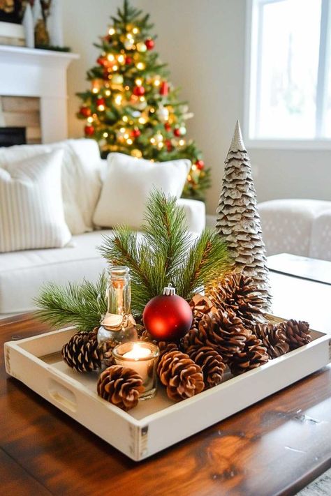 Pine Cone Christmas Decorations Table, Simple Christmas Decorations Living Room, Simple Christmas Centerpieces For Table, Christmas Coffee Table, Ideas Decoracion Navidad, Christmas Coffee Table Decor, Xmas Centerpieces, Christmas Centers, Christmas Accents