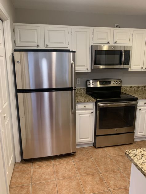 Fridge Near Corner, Refrigerator And Stove On Same Wall, Refrigerator Location In Kitchen, Fridge And Stove On Same Wall, Fridge And Stove Side By Side, Stove And Fridge On Same Wall, Stove Next To Refrigerator, Fridge Framing, Kitchen Half Wall