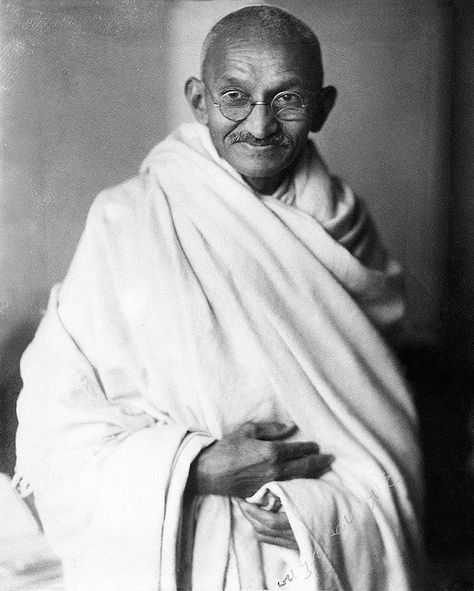 46 Famous World Leaders Your Students Should Know Gandhi Quotes Inspiration, Mahatma Gandhi Photos, Citation Gandhi, Nick Vujicic, Arte Yoga, Mahatma Gandhi Quotes, Gandhi Quotes, Indira Gandhi, India Independence