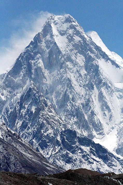 K2, The World's 2nd Highest Mountain at 28,251 feet in the Himalayas on the border between Pakistan and China K2 Mountain, Monte Everest, Dubai Skyscraper, Rock Climbing Gear, Mountain Wallpaper, Mountain Climbing, Mountain Range, Beautiful Landscapes, Mount Everest