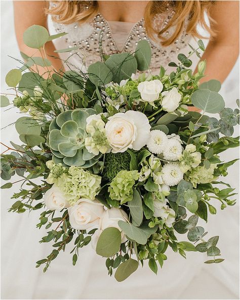 Wedding Flowers On A Budget, Wedding Flower Design, Green Bouquet, Diy Wedding Flowers, Mexican Wedding, Wedding Arrangements, Wholesale Flowers, Cream Roses, Wedding Collection