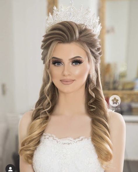 Hair Styles Elegant, Messy Braided Hairstyles, Bride Hairstyles Updo, Wedding Hairstyles With Crown, Engagement Hairstyles, Wedding Hair Up, Bridal Hair Updo, Latest Hair Trends, Elegant Wedding Hair