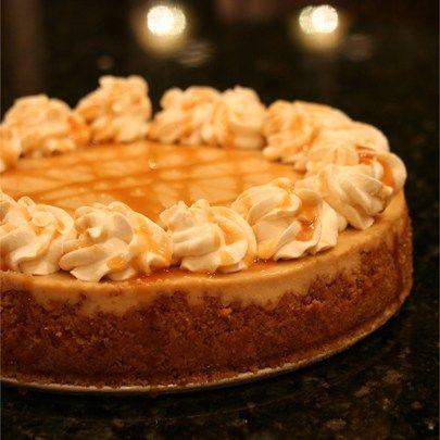 Caramel Macchiato Cheesecake I "Phenomenal!!! Tastes just like a Starbucks Caramel Macchiato drink." Carmel Macchiato, How To Make Caramel, Best Cheesecake, New York Cheesecake, Caramel Macchiato, Ice Cream Toppings, Cheesecake Recipe, Graham Cracker Crumbs, Sweet Stuff