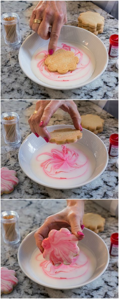 Glazed Shortbread Cutout Cookies - how to glaze the cookies with a gorgeous but super easy technique! Glaze For Cookies, Shortbread Cookies With Icing, Cookie Glaze, No Flour Cookies, Cut Out Cookies, Shortbread Cookies, Frappe, Fun Cookies, Christmas Treats