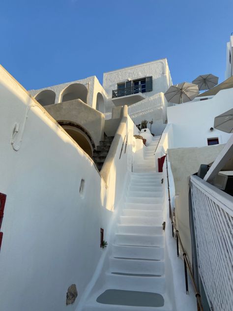 santorini, oia, mediteranean sea, greek island, greek architecture, house, hotel, village, blue and white aesthetic, sunrise, morning light, summer destination, vacation, trip Hotel Morning, Blue And White Aesthetic, Aesthetic Sunrise, Santorini Oia, Greek Architecture, Hotel Owner, Vacation Aesthetic, Summer Destinations, Santorini Greece