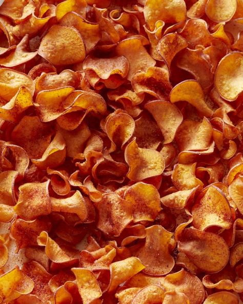 Sweet Potatoes Chips, Dehydrated Veggies, Bbq Sweet Potato, Homemade Sweet Potato Chips, Party Dinners, Chip Seasoning, Sweet Potato Crisps, Chips Chips, Bbq Chips