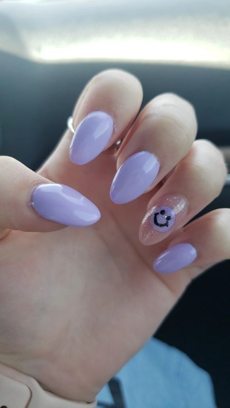 Nails Design Smile Face, Almond Nails Designs Smiley Face, Almond Nails Smiley Face, Green Smiley Face Nails, Purple Smiley Face Nails, Smile Nails Design, Smile Face Nails, Face Sparkles, Smile Nails