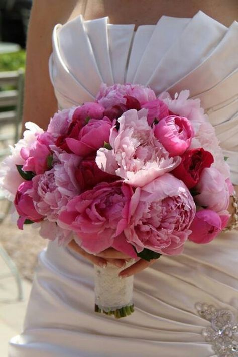 Peonies Pink Peony Bouquet Wedding, Bride Bouquet Pink, Pink Peony Wedding, Raspberry Wedding, Simple Wedding Bouquets, Bridal Bouquet Peonies, To Love And Be Loved, Peony Bouquet Wedding, Hot Pink Weddings