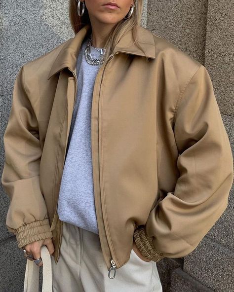 Sofia Coelho, Jacket Outfit Women, Harrington Jacket, Trend Fashion, Who What Wear, Jacket Style, Bra Tops, Look Fashion, Jacket Outfits