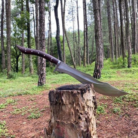 Tactical Swords, Pretty Knives, Tactical Knife, Cool Swords, Cool Knives, Axes, Bushcraft, Hand Forged, Swords