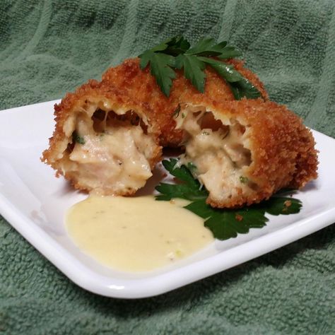 Crispy Tuna Croquettes Tuna Croquettes Recipe, Tuna Croquettes, Crispy Tuna, Turkey Croquettes, Chicken Croquettes, Croquettes Recipe, Flan Recipe, Superfood Recipes, Croquettes