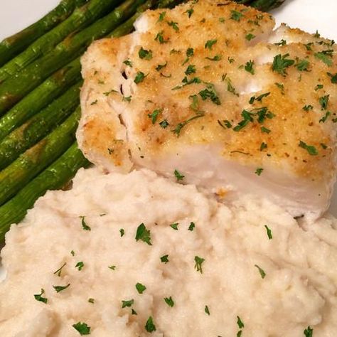 Cashew Shallot & Rosemary Baked Cod Atlantic Cod Recipes, Cod Dinner, Parmesan Crusted Cod, Dragonfruit Recipes, Grilled Cod, Atlantic Cod, Baked Cod Recipes, High Protein Dishes, Beef Filet