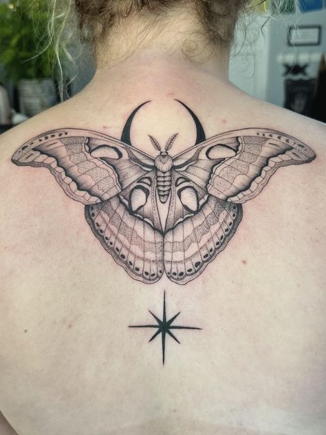 Atlas Moth Tattoo Design, Lunar Moth Back Tattoo, Atlas Moth Tattoo, Lunar Moth Tattoo, Moth Tattoo Design, Atlas Moth, Lunar Moth, Moon Moth, Moth Tattoo