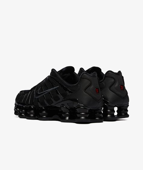 The Women's Shox TL model  from the brand   Nike from the  Fall Winter 2024 campaign, has arrived SVD. Nike Black Shoes, Nike Shocks, Cool Nike Shoes, Black Shoes For Women, Nike Tns, Shox Nike, Nike Shox Tl, Nike Shox Shoes, Nike Shox R4