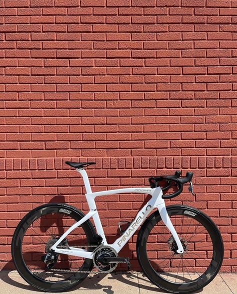 Biking Style on Instagram: “Pinarello Dogma F 😍 • 📸 By @velopasadena • Dm your bikes for a feature! • #bike #bikes #biking #roadbiking #roadcycling #cycle…” Pinarello Dogma, Gravel Bike, Cycling Accessories, French Brands, Road Cycling, Triathlon, Road Bike, Cycling, Bicycle