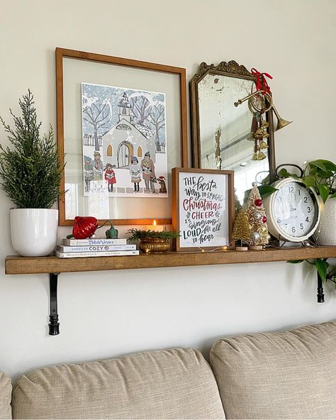 Christmas Decor For Floating Shelves, Christmas Wall Shelf Decor Ideas, Christmas Floating Shelves Decor, Christmas Shelf Decor Ideas Living Room, Christmas Shelf Decor, Shelf Decor Ideas, Sugar Plums, Floating Shelves Living Room, Floating Shelf Decor