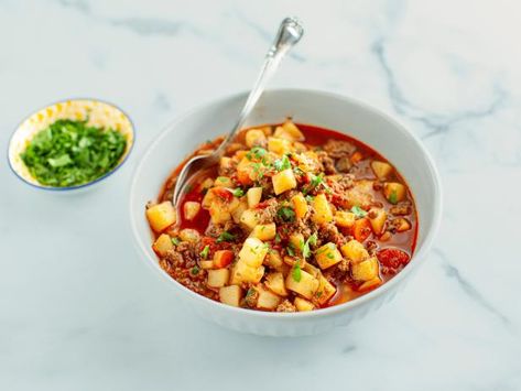 Get Speedy Hamburger Soup Recipe from Food Network Recipe For Hamburger Soup, Pioneer Woman Hamburger Soup, Pioneer Woman Recipe, Hamburger Soup Recipe, Recipes Hamburger, Easy Hamburger Soup, Food Network Recipes Pioneer Woman, Ree Drummond Recipes, Soup With Ground Beef