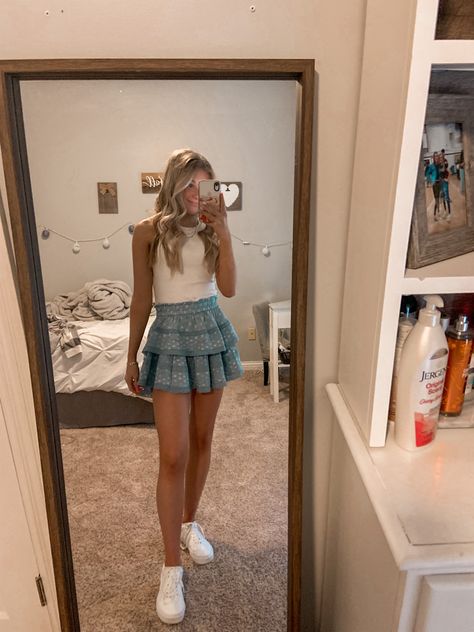 Trendy Winter Shoes, Preppy Skirt, Perfect Girl, Oufits Casual, Preppy Summer Outfits, Cute Skirt Outfits, Trendy Winter, Estilo Preppy, Cute Preppy Outfits