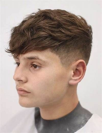 Boys Hairstyles With Fringe - Wavy Haircut Mens Fringe Haircut, Angular Fringe, Oblong Face Hairstyles, Kids Haircuts, Long Fringe Hairstyles, Short Hair For Boys, Oblong Face Shape, Boy Styles, Boy Haircuts