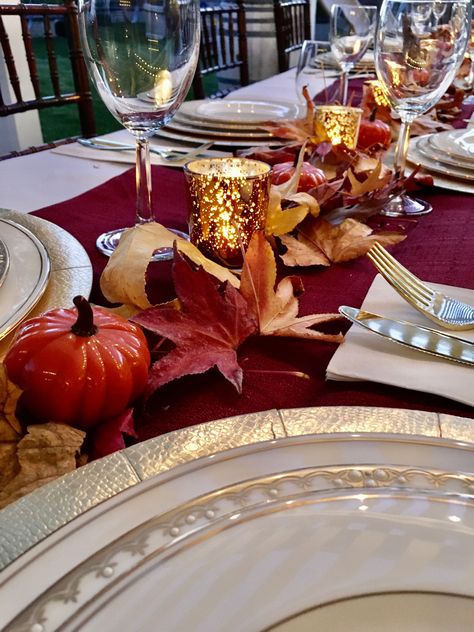 Burgundy Thanksgiving Decor, Burgundy Thanksgiving Table, Burgundy Fall Decor, Gold Thanksgiving Table, Christmas Dinner Table Decorations, Thanksgiving Table Inspiration, Burgundy Table Runner, Thanksgiving Table Settings Elegant, Dinner Table Decorations