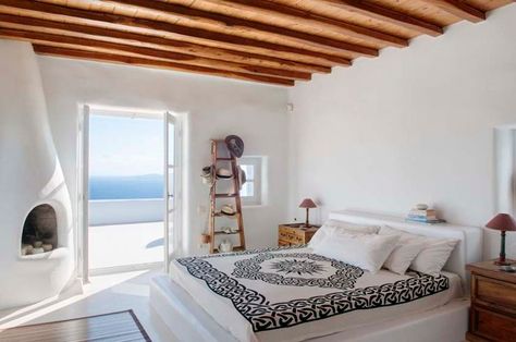 20 Beautiful Examples of Greek Bedroom Design Greece Bedroom Decor, Greece Bedroom, Greek Bedroom, Mykonos Villas, Greek Decor, Straw Bale House, Mediterranean Living, Greek Villas, Cob House