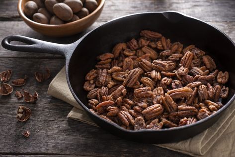 Butter Toffee Pecans Recipe, Butter Toffee Pecans, Roast Pecans, Pecan Toffee Recipe, Toffee Pecans, Cheese Wafers, Glazed Pecans, Healthy Nuts, Spiced Pecans