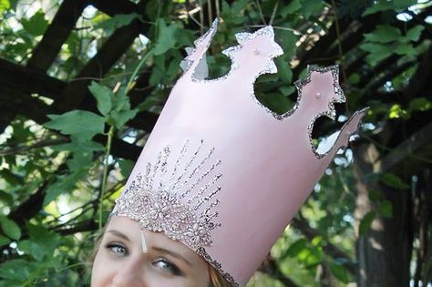 How To Make Glinda The Good Witch Crown, How To Make A Glinda Crown, Diy Glinda The Good Witch Crown, Diy Glinda Crown, Diy Glinda The Good Witch Costume, Galinda Costume, Glinda Crown, Glinda The Good Witch Costume, The Good Witch Costume